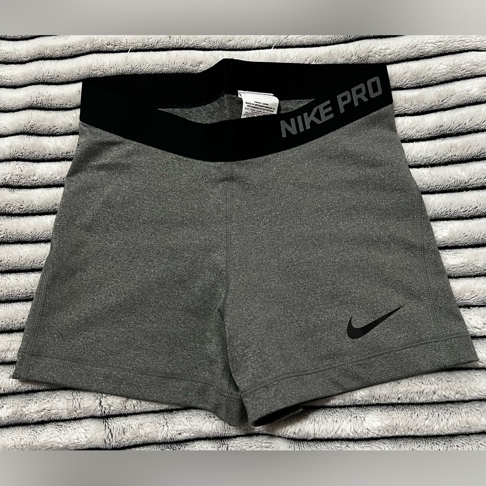 Women’s Medium Nike Pro Dri-Fit Spandex Shorts